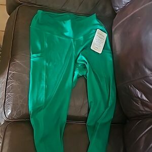 Green woman's pants never wore with tag size 7/8